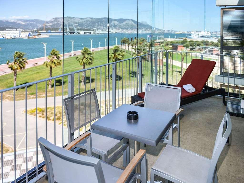 Hotel Mercure Toulon Ла Сен-сюр-Мер Екстериор снимка
