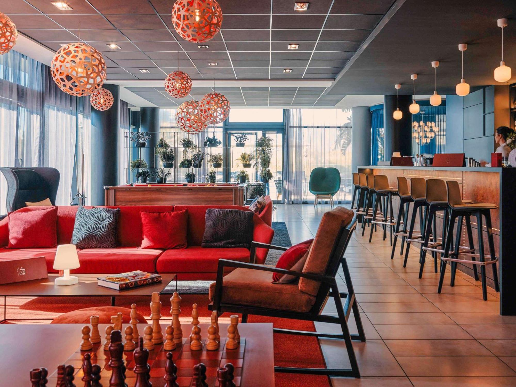 Hotel Mercure Toulon Ла Сен-сюр-Мер Екстериор снимка