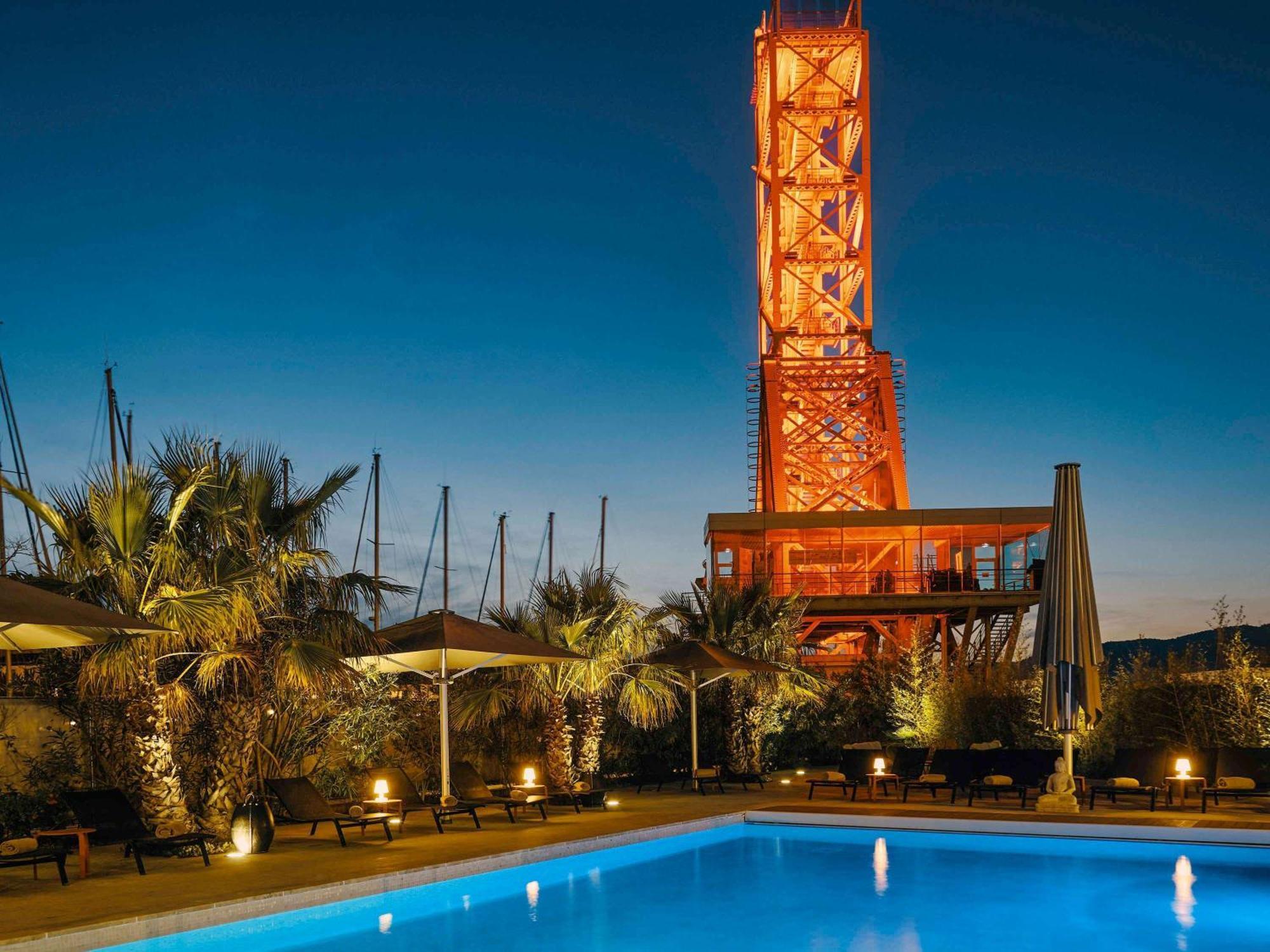 Hotel Mercure Toulon Ла Сен-сюр-Мер Екстериор снимка