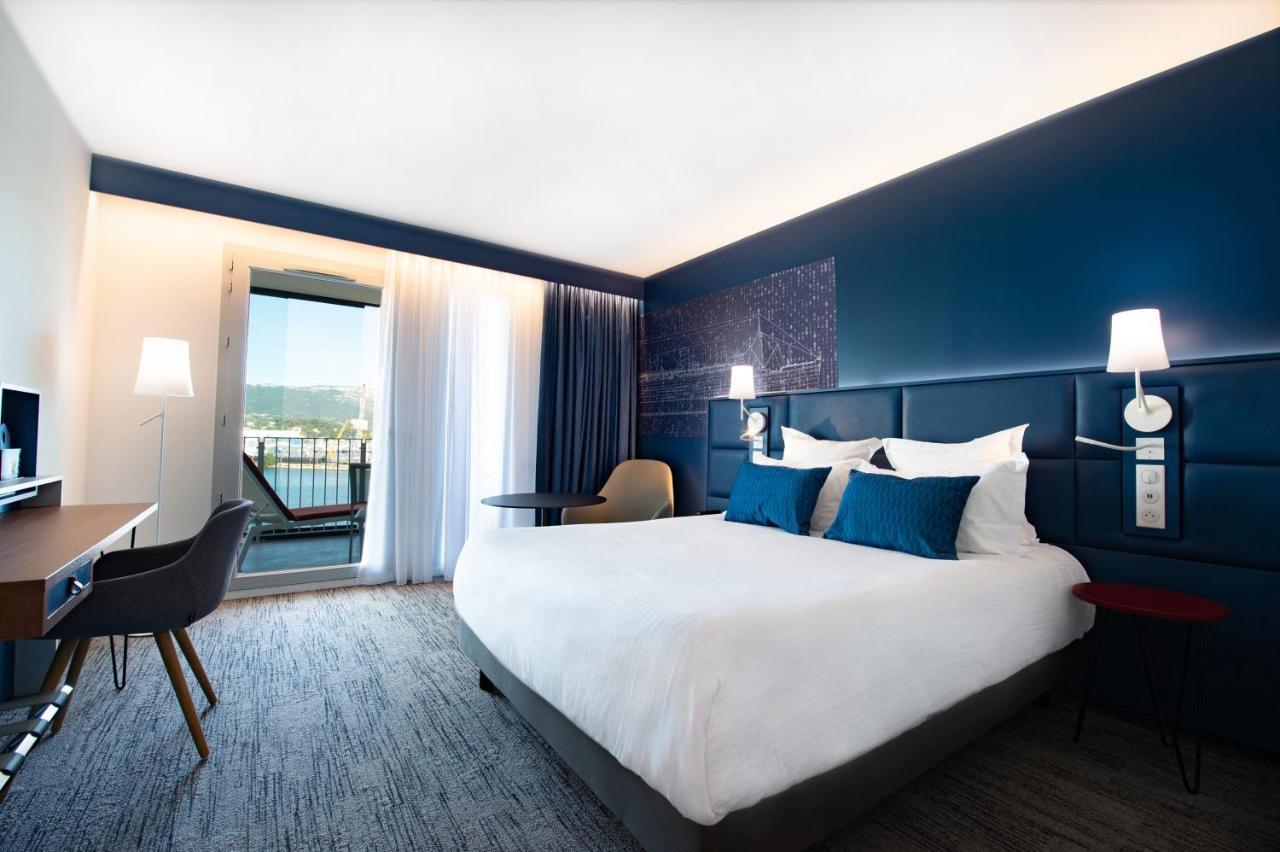 Hotel Mercure Toulon Ла Сен-сюр-Мер Екстериор снимка