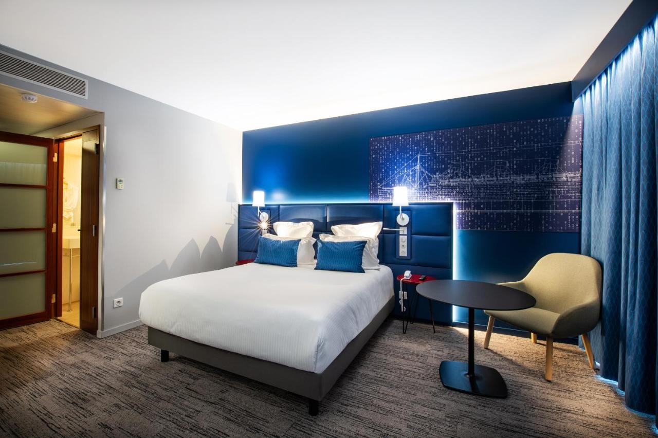 Hotel Mercure Toulon Ла Сен-сюр-Мер Екстериор снимка