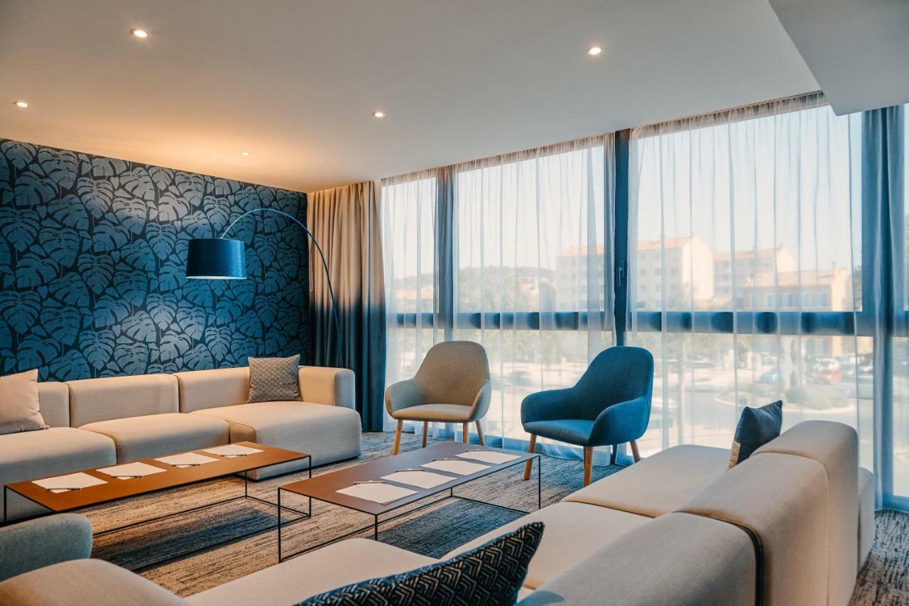 Hotel Mercure Toulon Ла Сен-сюр-Мер Екстериор снимка