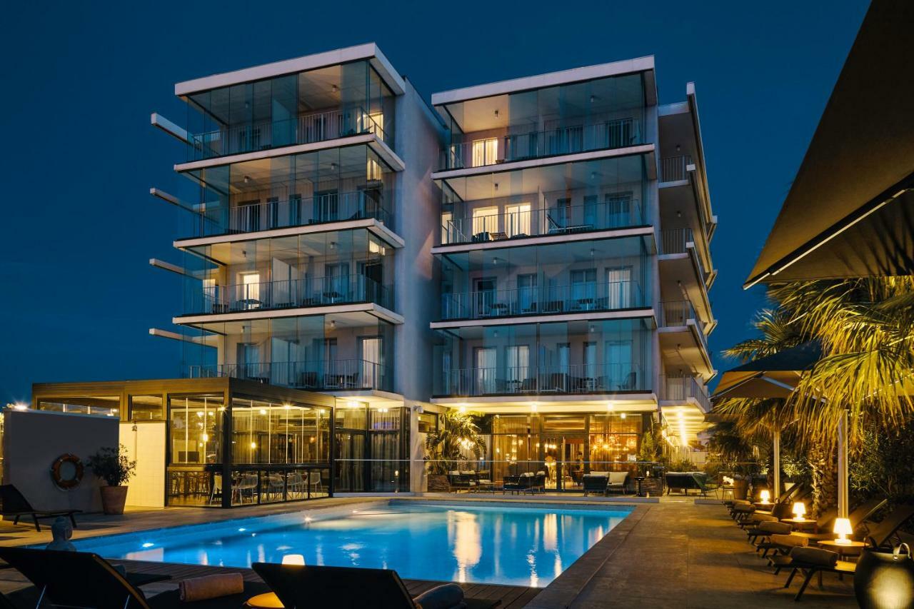 Hotel Mercure Toulon Ла Сен-сюр-Мер Екстериор снимка