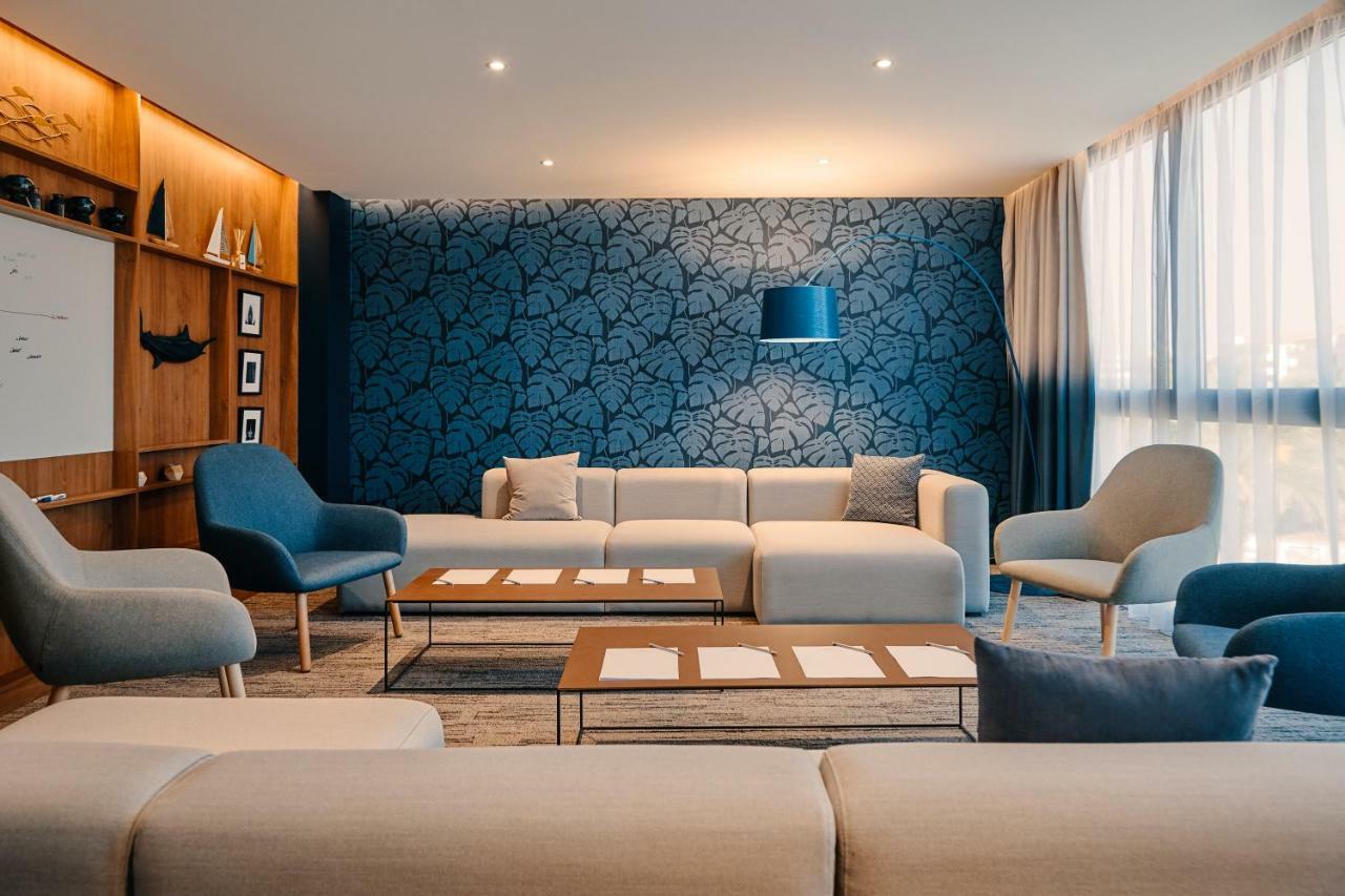 Hotel Mercure Toulon Ла Сен-сюр-Мер Екстериор снимка
